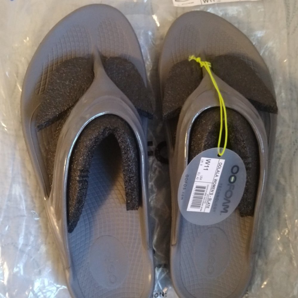 NWT OOFOS Women's Oolala Sandal Flip-Flops Thong SLATE Size 12 or 13?